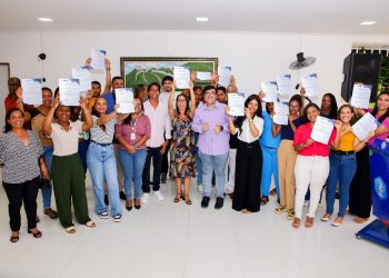Programa Qualifica Candeias certifica 1ª turma de Jovens do curso de almoxarifado
