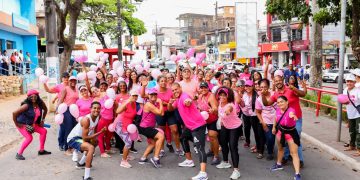 Caminhada rosa e mutirão de saúde movimentam Candeias na prevenção ao Câncer