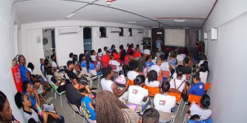 Candeias: Prefeitura debate tema do Racismo com historiador e alunos de rede pública de ensino