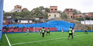 Candeias: Arena esportiva é inaugurada na Dom Avelar, e prefeito anuncia pista de gelo e roda-gigante para o Natal