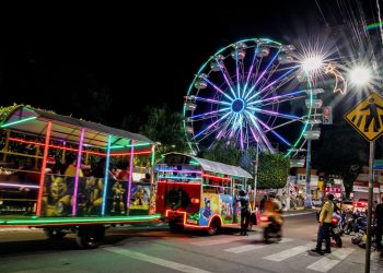 Candeias: Roda-gigante e pista de patinação no gelo abrem mais cedo neste domingo (22)
