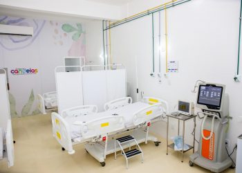 Candeias: Às vésperas do Réveillon, Prefeitura entrega 10 leitos de UTI e inaugura obras nas áreas da saúde, social e infraestrutura