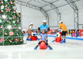 Em tarde de inclusão, crianças autistas vivem experiência de patinar no gelo