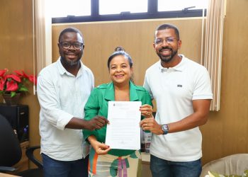 Candeias: prefeito anuncia novo piso salarial para profissionais do magistério