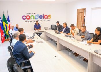 Candeias: Prefeito discute diversos projetos de infraestrutura com agentes da Caixa Econômica Federal