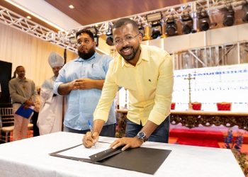 Candeias: Em festa de Nª.Sª. das Candeias, prefeito assina Ordem de Serviço para requalificação da Praça da Matriz