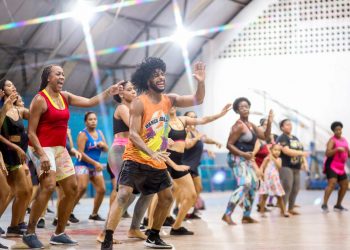 Dança Cidade: Projeto leva mistura de ritmos e contagia moradores nas praças e ginásio de Candeias