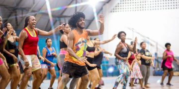 Dança Cidade: Projeto leva mistura de ritmos e contagia moradores nas praças e ginásio de Candeias