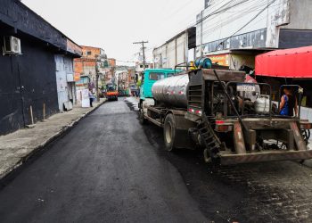 Candeias: Prefeitura inicia pavimentação da Travessa 13 de Maio, antiga Feira do Pau