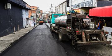 Candeias: Prefeitura inicia pavimentação da Travessa 13 de Maio, antiga Feira do Pau