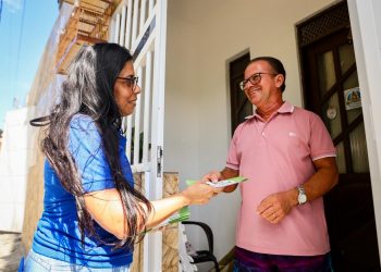 Candeias: SEMAN percorre ruas da Urbis 2 para conscientização sobre descarte irregular de lixo