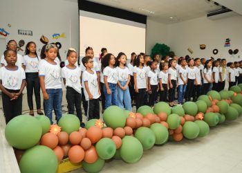 Coralistas de Candeias participam de Encontro Pedagógico Musical