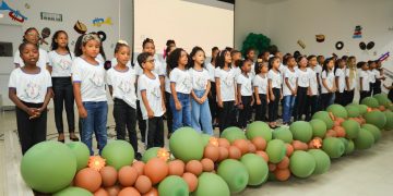 Coralistas de Candeias participam de Encontro Pedagógico Musical