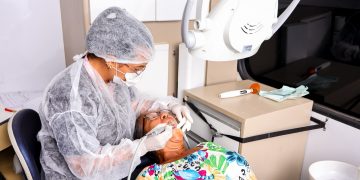 Candeias: Mulheres aproveitam últimos dias da Caravana para realizar diversos serviços