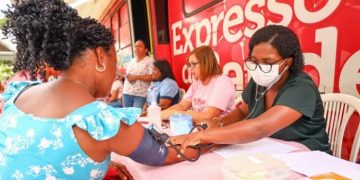 Caravana da Mulher leva serviços gratuitos para o público feminino em Candeias