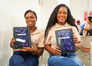 Candeias: Prefeitura entrega tablets para Agentes de Combate às Endemias