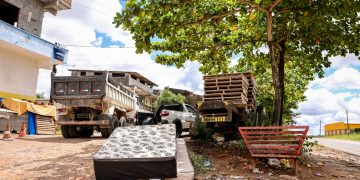 Moradora da Nova Candeias apela à população para não jogar lixo nas ruas