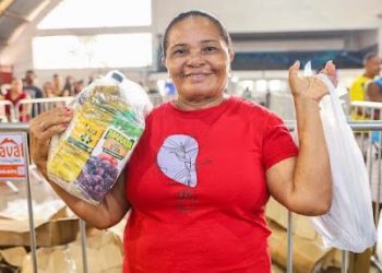 Candeias: Beneficiários destacam organização e rapidez na entrega da cesta e do peixe