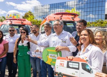 Candeias: Prefeito Eriton recebe novos veículos para atuação na área da saúde e segurança pública