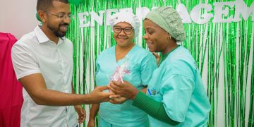 Candeias: Profissionais de enfermagem do município são homenageados em data festiva