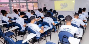 Candeias: Programa de cursos profissionalizantes “Qualifica Candeias” está com inscrições abertas