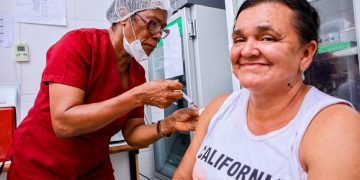 Candeias: DIA D de imunização contra a gripe mobiliza 12 UBS do município