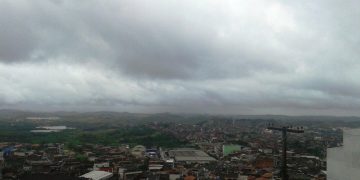 Candeias: Defesa Civil recebe alerta de chuva forte e vento moderado para o município nesta sexta-feira (13)