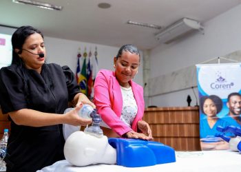 Candeias: Profissionais de enfermagem participam de curso sobre emergências pediátricas