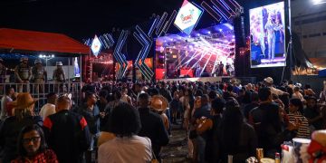 Candeias: Forró, Sertanejo e Pagode marcam o segundo dia do Arraiá do Aconchego