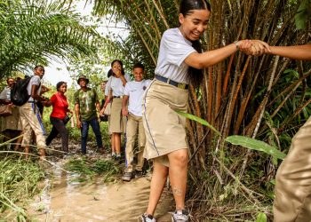 Candeias: Alunos fazem trilha ecológica em comemoração ao Dia Mundial do Meio Ambiente