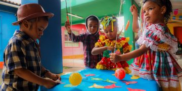 Candeias: Arraiá nas Escolas anima a criançada e celebra a cultura nordestina