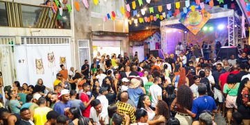 Candeias: Centenas de pessoas participam da 1ª noite do São Pedro na sede e distritos