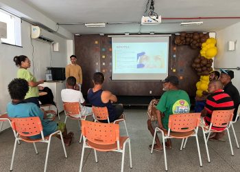 Candeias: Centro POP realiza palestra educativa sobre prevenção de hepatites virais para pessoas em situação de rua