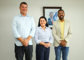 Candeias: Prefeitura realiza reunião na SEDUR para viabilizar obras para o município