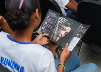 Candeias: Estudantes da rede municipal participam de palestra do Agosto Lilás