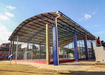 Candeias: Prefeitura entrega mais uma quadra poliesportiva coberta e revitalizada