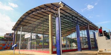 Candeias: Prefeitura entrega mais uma quadra poliesportiva coberta e revitalizada