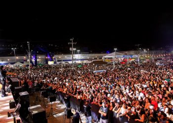 Candeias 67 anos: Na terra do arrocha, Tayrone, Theuzinho e “Bodega” do Pablo reúnem mais de 30 mil pessoas