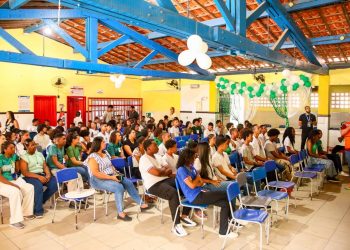 Candeias: “Defesa Civil nas Escolas” realiza palestra sobre proteção e combate a incêndio para estudantes da rede municipal