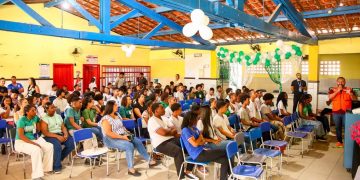Candeias: “Defesa Civil nas Escolas” realiza palestra sobre proteção e combate a incêndio para estudantes da rede municipal