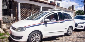 Candeias: Taxistas são convocados para vistoria obrigatória para renovação de alvará; saiba detalhes