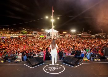 Candeias: Valesca Mayssa, Nara Costa e atrações locais emocionam público na abertura da Semana Evangélica