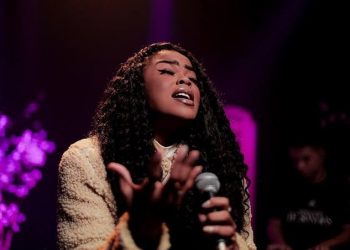 Candeias: Cantora candeense Taisla Hengel é confirmada na Semana Evangélica