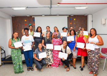 Candeias: Artesãs recebem certificado de conclusão de curso
