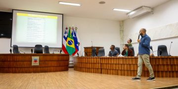 Candeias: Em audiência pública, técnicos da SEFAZ apresentam previsão orçamentária para 2026