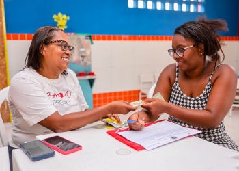 Candeias: Tickets da ceia natalina começam a ser entregues; mais de 20 mil famílias serão beneficiadas