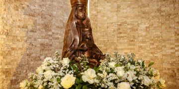 Candeias: Inauguração de praça tem aplauso do povo e benção de Nossa Senhora