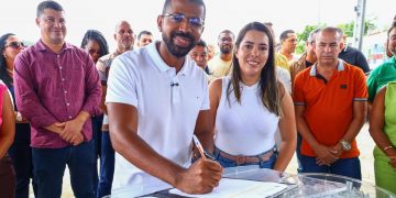 Candeias: Ordem de Serviço para o píer de Caboto é assinada e comerciantes locais comemoram