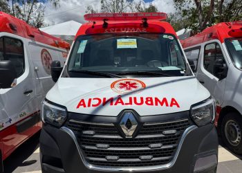 Candeias: Prefeito Eriton Ramos recebe equipamentos de saúde e mira novos investimentos para área em 2026