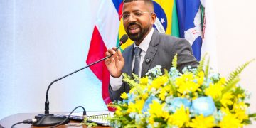 Com mais de R$ 100 milhões em investimentos, prefeito Eriton Ramos apresenta o Programa Candeias 70+